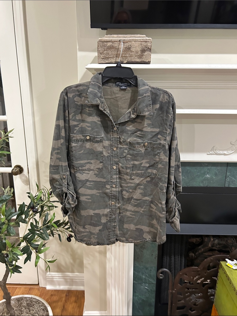 Sanctuary Olive & Gray Camo Button-Up